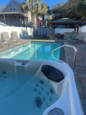 Piscine extérieure, piscine chauffée