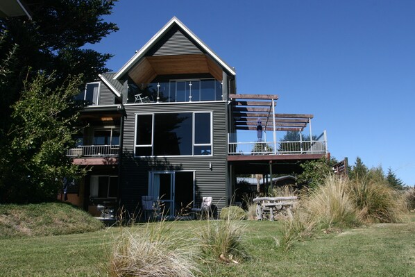 Front of property - Marie Therese Bed & Breakfast (Lake Tekapo)