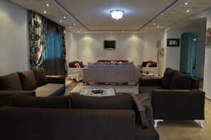 Villa, Garden View | Living area | 44-inch LCD TV with satellite channels, TV - Dar Monia (La Marsa)