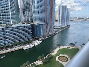 Exterior - Luxury Waterfront Condo In The Urban Oasis At Icon-Brickell, W Resort Free SPA (Miami)