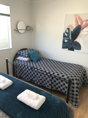 3 bedrooms, iron/ironing board, WiFi, bed sheets