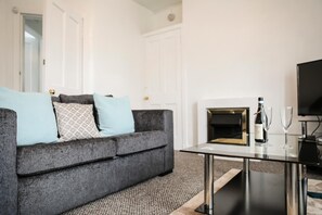 Living room - Haywood House (Glasgow)