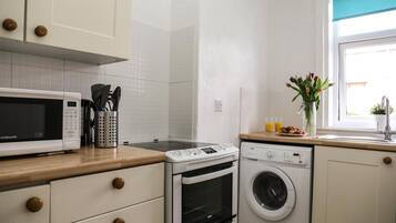 Tủ lạnh, lò vi sóng, lò nướng, bếp nấu