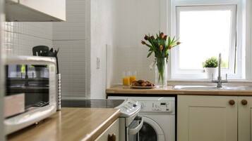 Standard House, 2 Bedrooms | Private kitchen