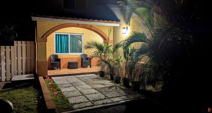 Mobay La Palms, Oasis