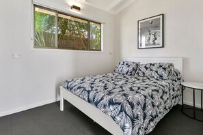 Casa Deluxe, 4 habitaciones, 2 baños, vista a la alberca | 4 habitaciones, escritorio y tabla de planchar con plancha 