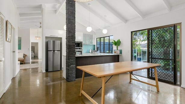 Deluxe House, 4 Bedrooms, 2 Bathrooms, Pool View | Private kitchen - Private Paradise Minutes from the Beach (Sunshine Beach)
