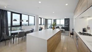 Unclassified image, 3 of 15, button - 3 BDR Innercity Stunner with pool & gym (Melbourne)