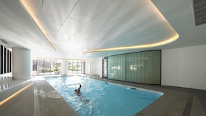 Unclassified image, 2 of 15, button - 3 BDR Innercity Stunner with pool & gym (Melbourne)