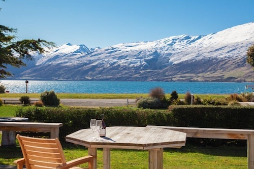 Lake Villa 3 Schlafzimmer in Kingston