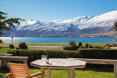 Lake Villa 3 Bedroom in Kingston