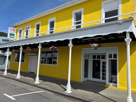 Fachada de la propiedad