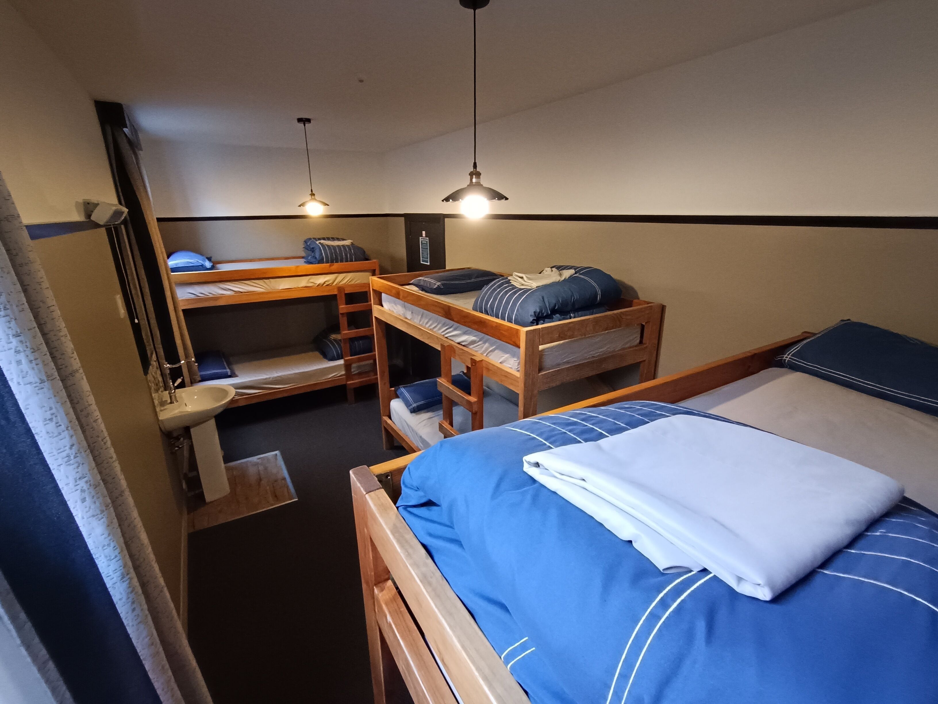 Yhteismajoitus, vain naisille, tupakointi kielletty | Ylelliset vuodevaatteet, ilmainen Wi-Fi, vuodevaatteet