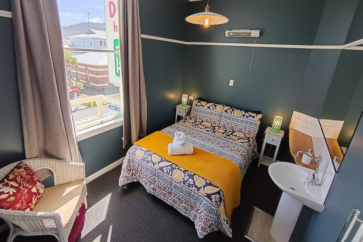 Double Room, 1 Double Bed, Shared Bathroom | Premium bedding, WiFi (free), bed sheets