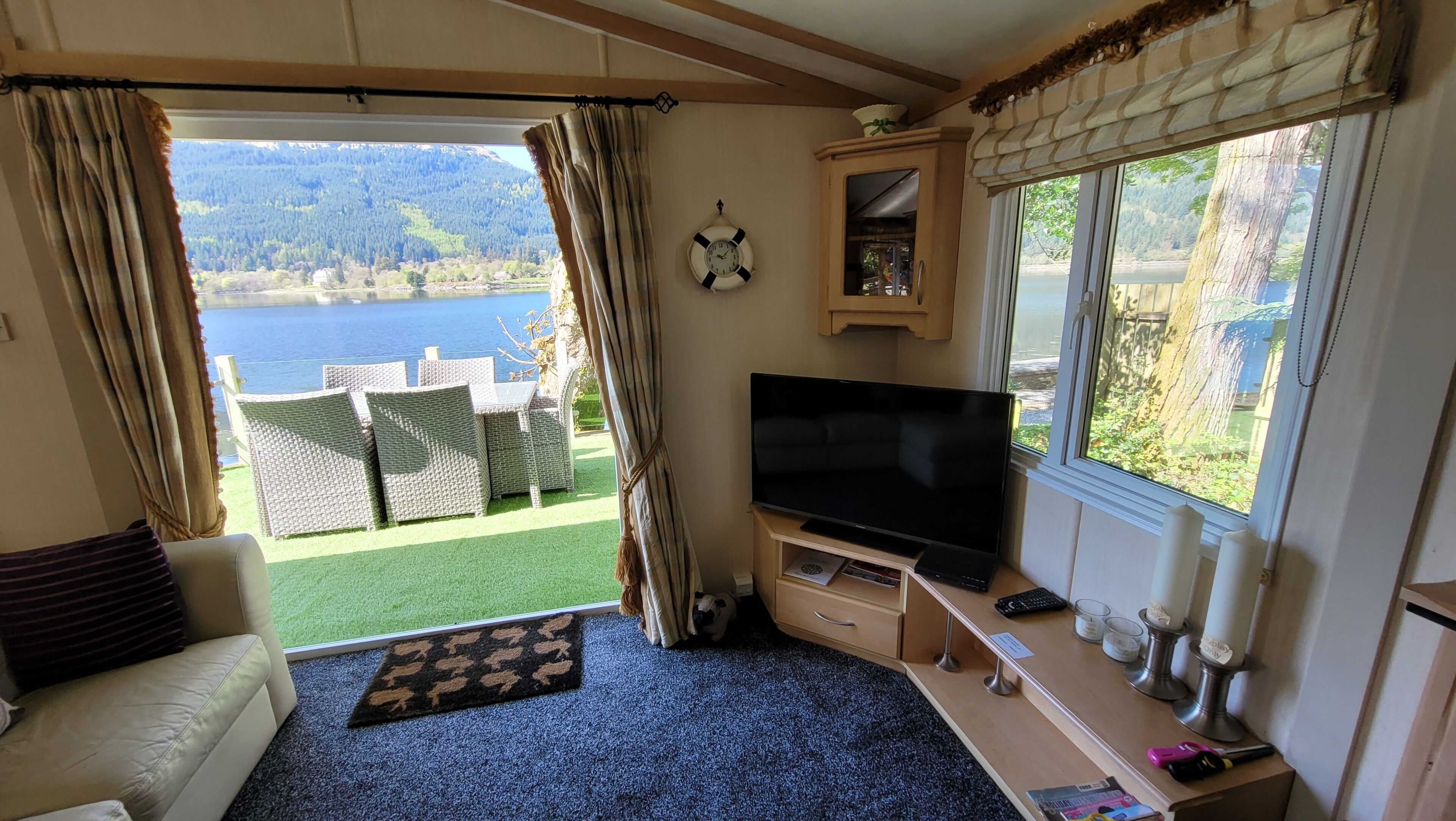 Fernseher, Kamin, DVD-Player, Tischtennisplatte