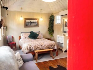 1 chambre, fer et planche à repasser, Wi-Fi gratuit, draps fournis