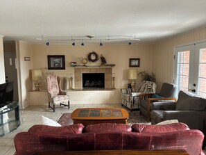 TV, fireplace, ping pong