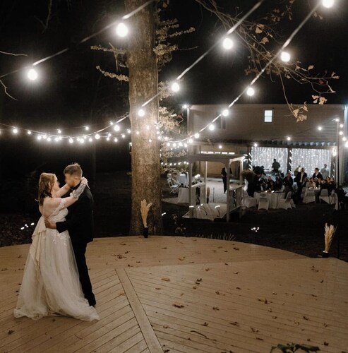 Paw Paw Tree Estate unterhalb des Petit Jean Mt und mit Blick auf den AR River