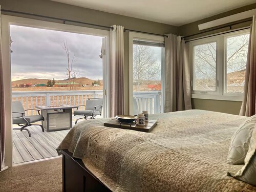 New Ravens Off Main "Sunny Days Studio" Caminata a la ciudad