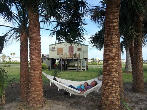 Palm Beach Afforable Fun Getaway! NEAR PIRATES BEACH