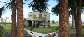 Palm Beach Afforable Fun Getaway! NEAR PIRATES BEACH