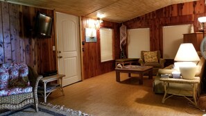 TV, DVD player - Palm Beach Afforable Fun Getaway! NEAR PIRATES BEACH (Galveston)