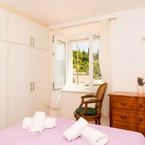 2 Schlafzimmer, Bügeleisen/Bügelbrett, WLAN, Bettwäsche
