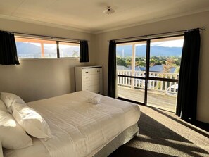 4 chambres, fer et planche à repasser, Wi-Fi, literie fournie