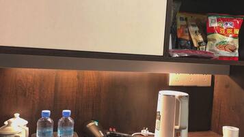 Design Apartment, River View | Room amenity