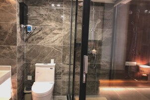 Design Apartment, River View | Bathroom | Shower, free toiletries, hair dryer, slippers