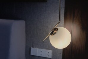 Apartamento de lujo, vistas al río | Escritorio, cortinas opacas, wifi gratis