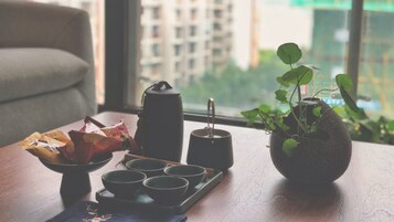 Design Apartment, River View | Room amenity