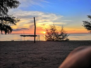 In Strandnähe, weißer Sandstrand