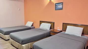 Triple Room, Balcony | Desk, laptop workspace, blackout curtains, soundproofing