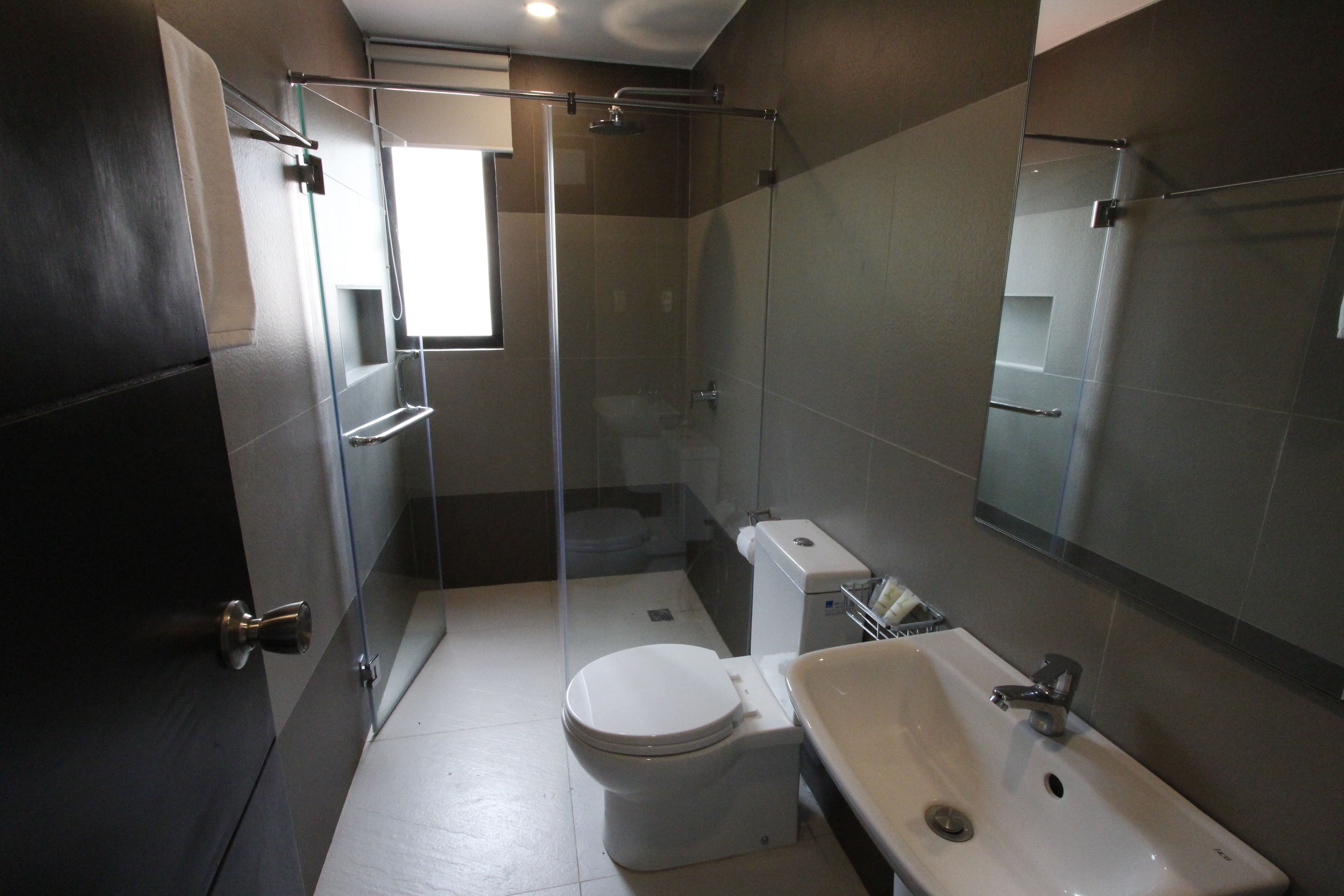 Standard Room (4) | Bathroom