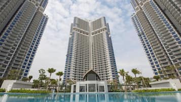 Kolam renang terbuka