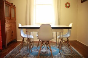 Dining - Charming villa on tree-lined street (Dunedin City)