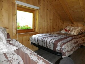 2 quartos, ferros/tábuas de passar roupa, Wi-Fi, roupa de cama