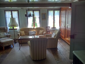 TV, DVD player, books, video library - Farmhouse of character and charm (Oberwil im Simmental)