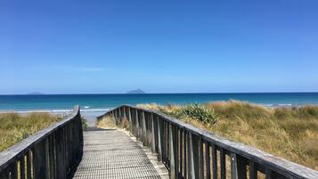 In Strandnähe, Liegestühle