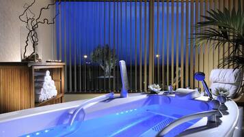 Indoor spa tub