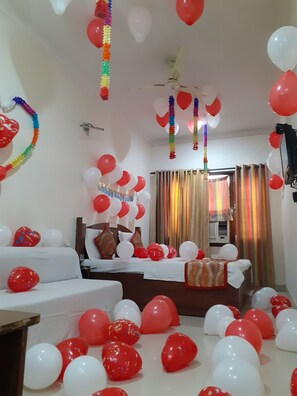 Deluxe Room | Blackout drapes, iron/ironing board, free WiFi, bed sheets - Hotel Holiday Comfort - 800 mts from Jallianwala Bagh, Amritsar (Amritsar)