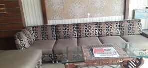 Televisión LED de 42 pulgadas con canales digitales y televisión 
