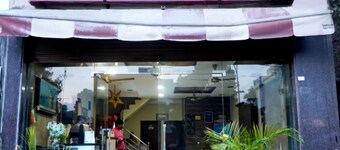 Hotel Holiday Comfort - 800 mts from Jallianwala Bagh, Amritsar