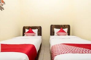 Free WiFi, bed sheets