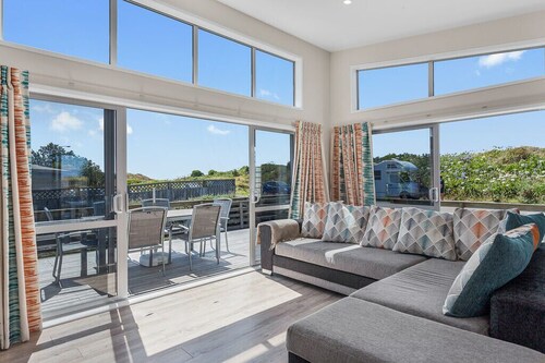 Beach Retreat - Ohope Holiday Home