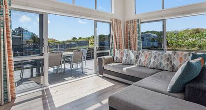 Beach Retreat - Ohope Holiday Home
