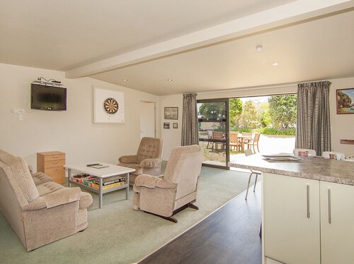 Hetherington Haven - Whangamata Holiday Home