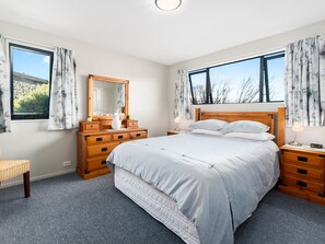 4 chambres, fer et planche à repasser, Wi-Fi, draps fournis