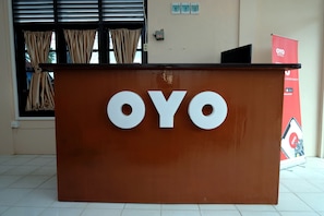 Reception - OYO 950 Steze Kost Syariah (Jambi)